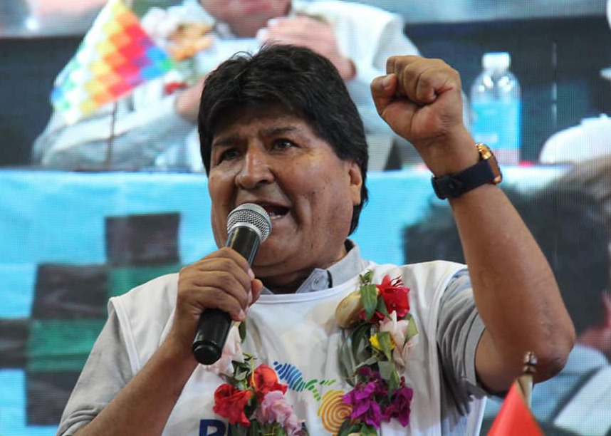 Morales acusó de “doble moral” a la derecha peruana, que lo declaró persona no grata.
