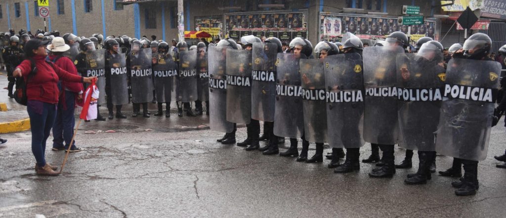 Consejo de Ministros de Perú desmiente que ordenara el operativo contra la Universidad San Marcos.