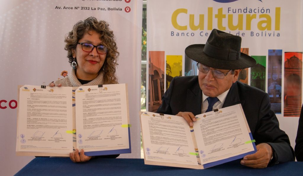 La directora de la Coordinadora de la Mujer y el presidente de la Fundación Cultural. Foto: FCBCB.