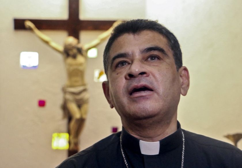 Nicaragua condena a 26 años de cárcel a obispo.
