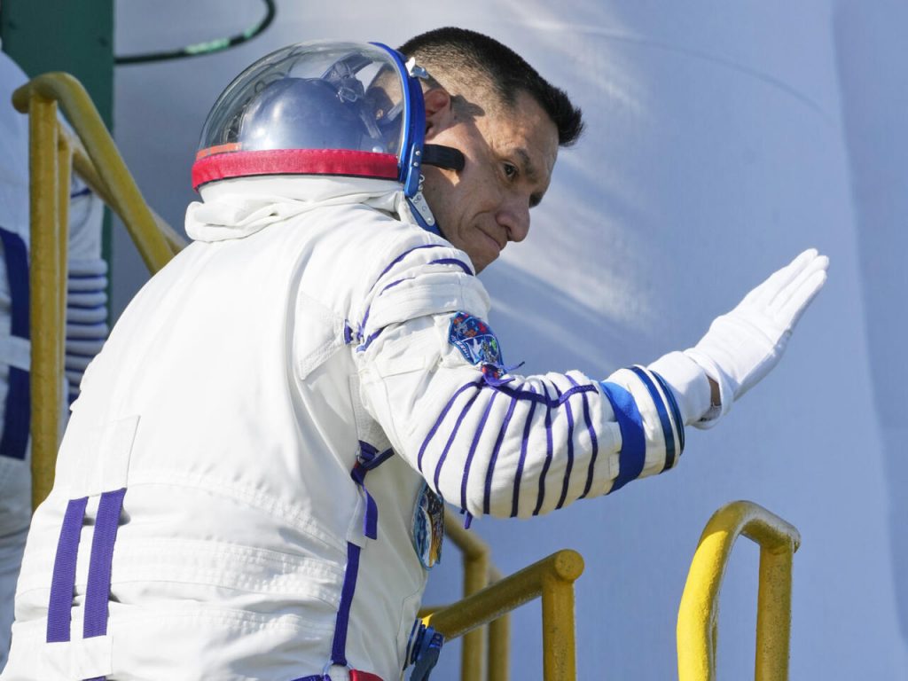 El regreso de un astronauta y dos cosmonautas varados en la Estación Espacial Internacional (ISS) debido a un problema técnico está previsto para septiembre. Foto: AFP.