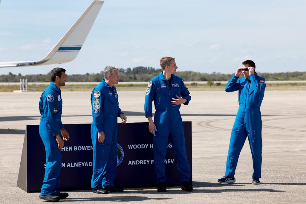 Los astronautas de SpaceX que abordarán el cohete Falcon 9. Foto: AFP