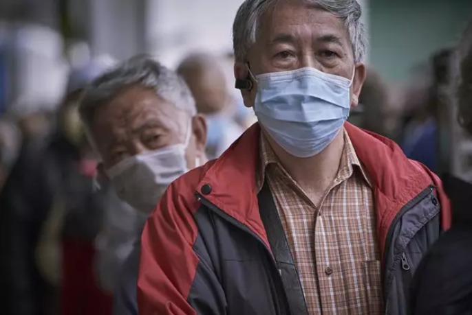 Hong Kong pone fin al uso obligatorio de mascarillas.