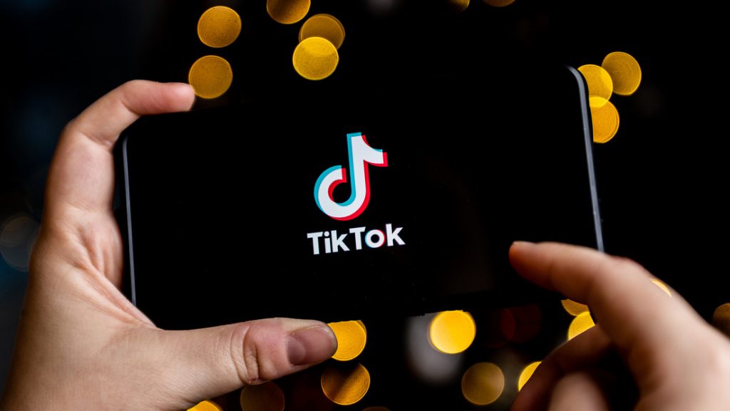 Logo de TikTok, red social que será prohibida en Canada. Foto: RT.