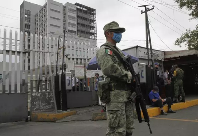 La ONU pide a México que aclare la muerte de cinco civiles.