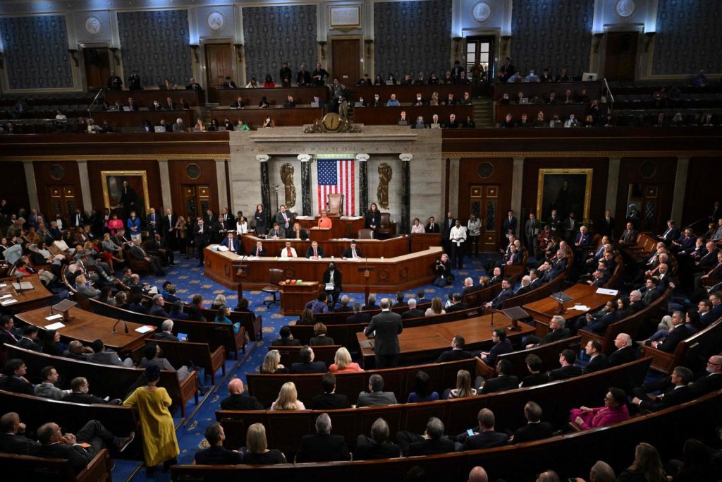 Senadores presentan proyecto de ley para levantar embargo contra Cuba.