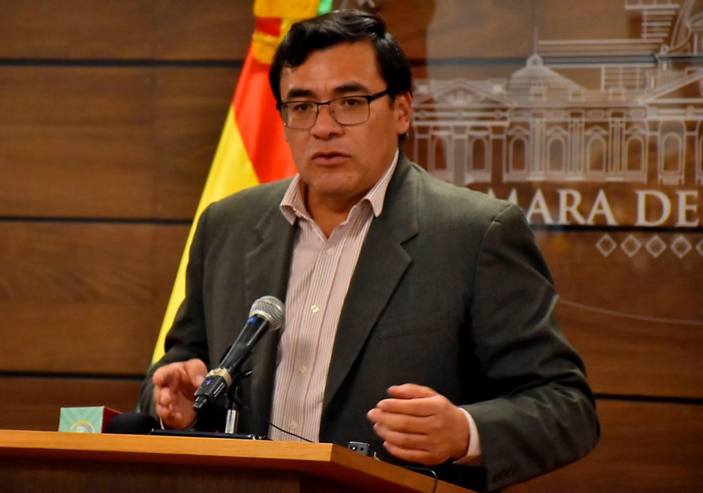 Presidente de Diputados califica de ‘show político’ pedido de convocar a Morales y García por el caso Golpe I.