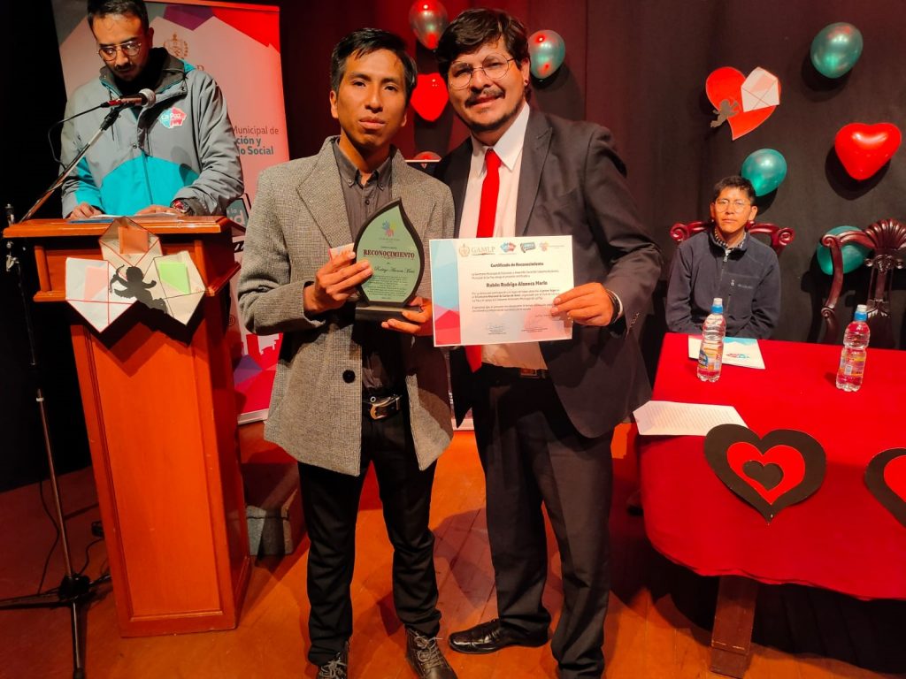 Rubén Rodrigo Alanoca ganó el primer lugar del II Concurso de Cartas de Amor. Foto: SMEDS