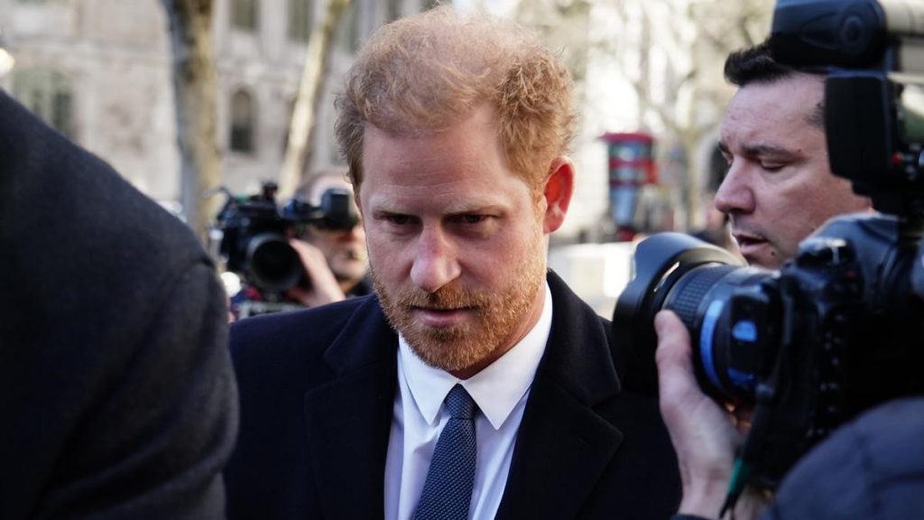 El príncipe, en una vista judicial contra el Daily Mail. Foto: AFP