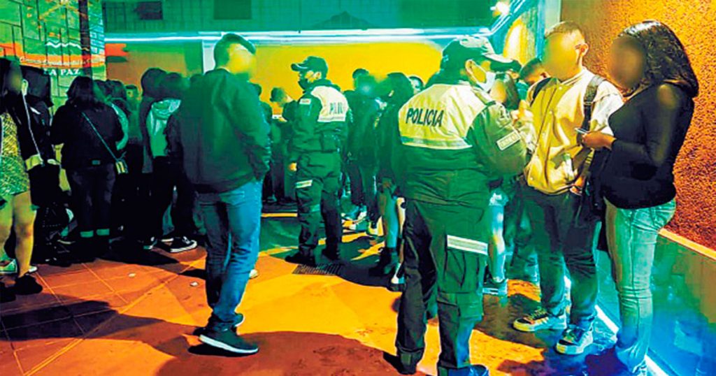 En una fiesta, la Policía descubrió a menores de edad.