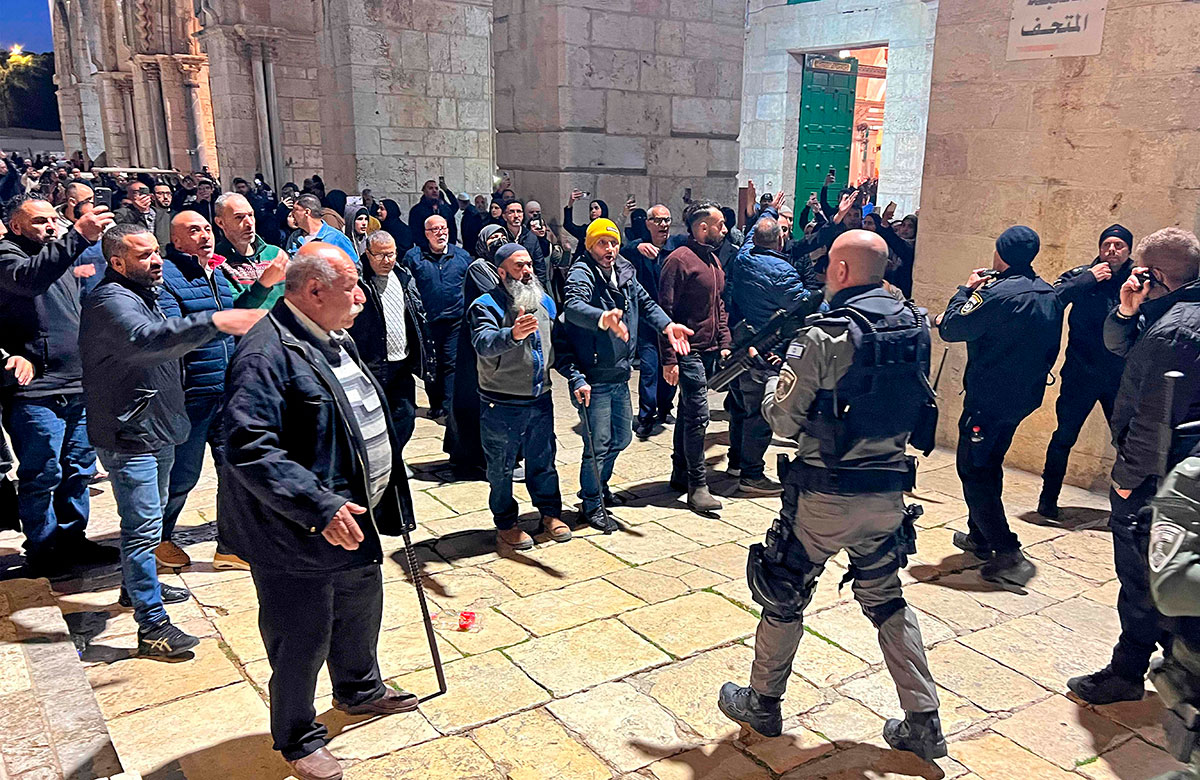Más de 350 detenidos por enfrentamientos en la mezquita de Al Aqsa de Jerusalén - La Razón