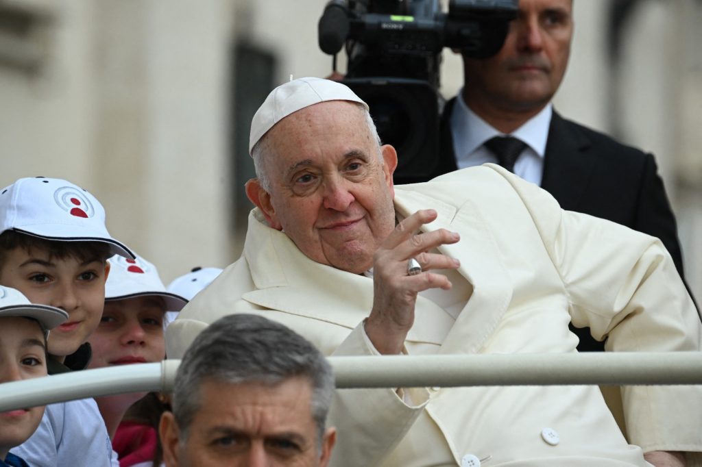 En 'Amén, Francisco responde', el Papa habla con jóvenes sobre diversos temas. Foto: AFP