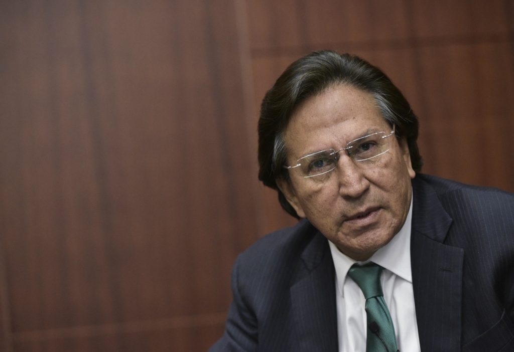 Toledo se entregó a la Justicia de EEUU para su extradición a Perú