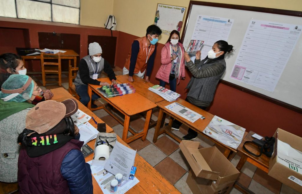 En las 14 circunscripciones que tiene La Paz se registró un incremento de recintos y asientos electorales rumbo a las elecciones judiciales.