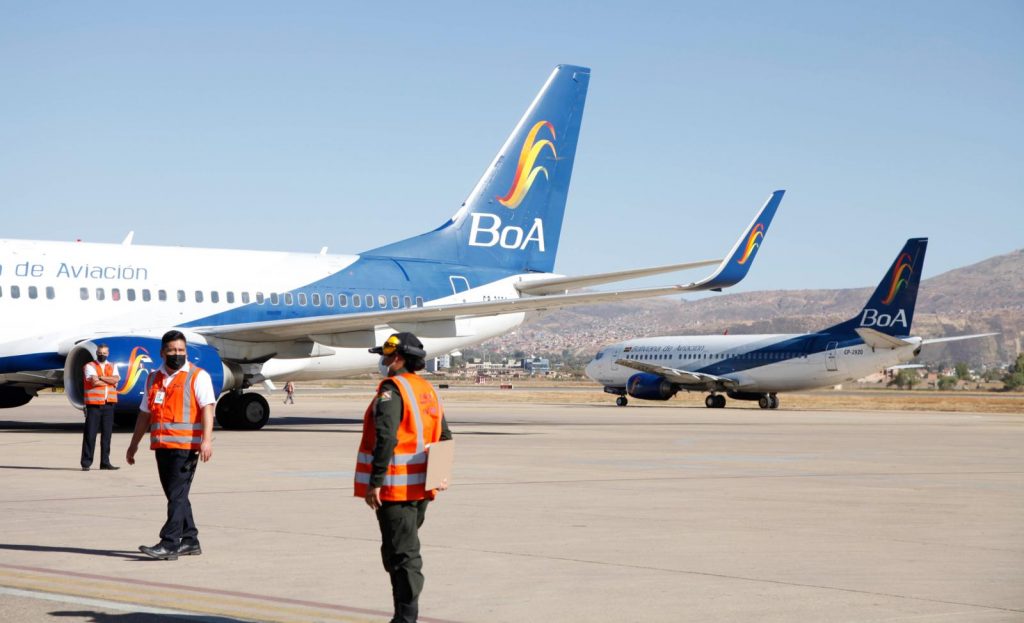 El viceministro Jorge Silva anunció sanciones contra BoA por el retraso de un vuelo.