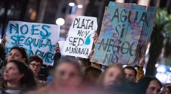 Protestas por abastecimiento de agua en Uruguay 