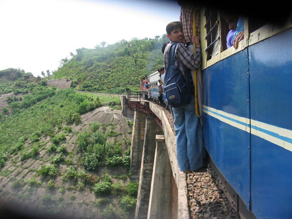 Tren muertos India colisión trenes