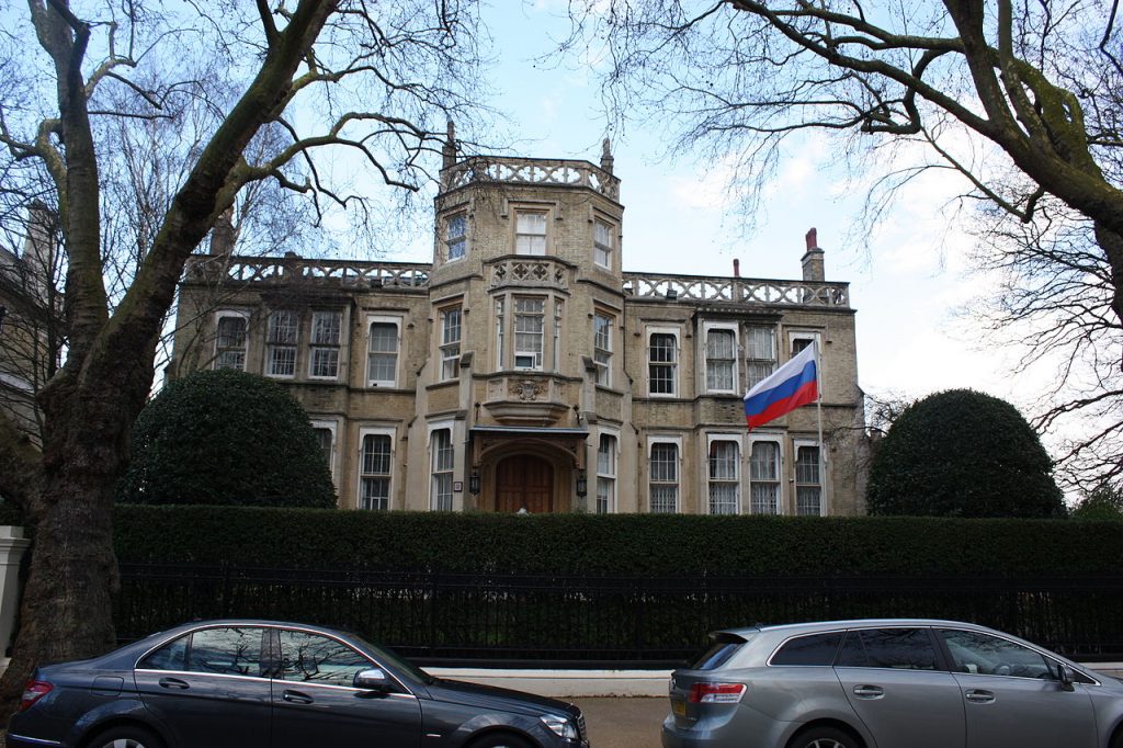 Rusia dice que las sanciones de Londres por la condena a un opositor son una interferencia en asuntos internos