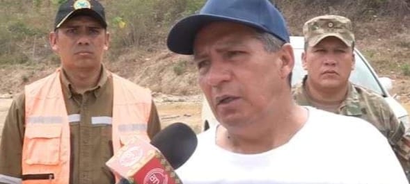 El ministro de Defensa, Edmundo Novillo, denuncia que hay personas que reactivan los incendios.