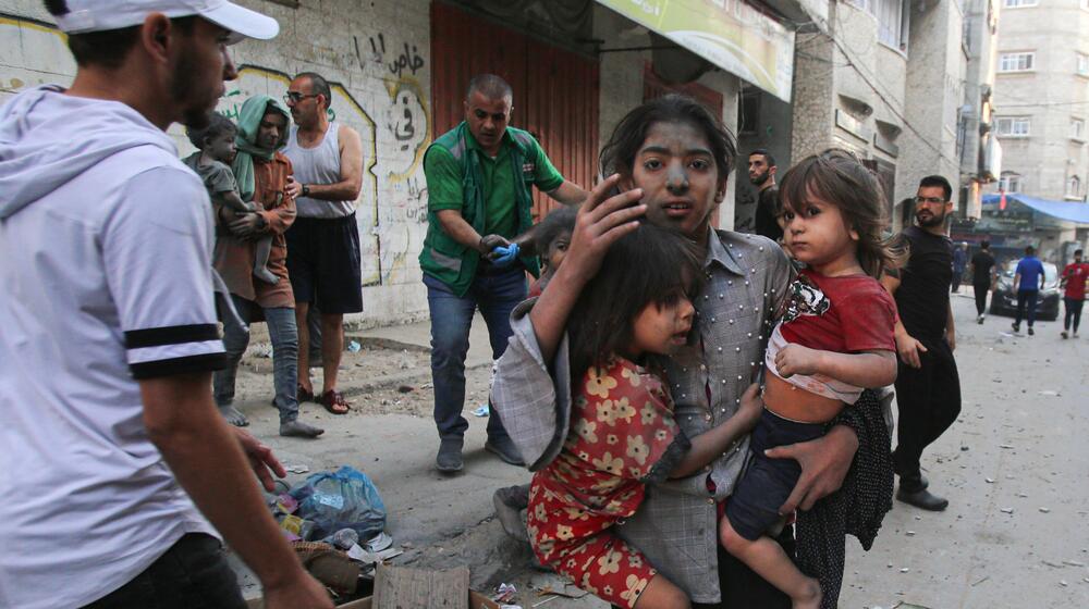 Las mujeres embarazadas sufren riesgos graves en Gaza.