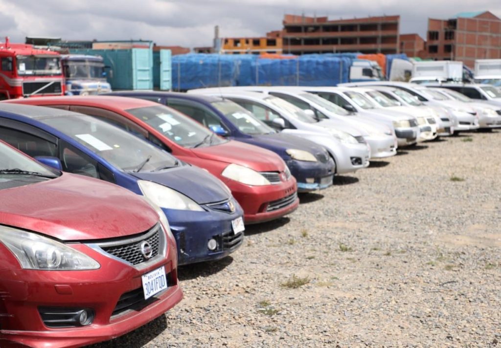 La Aduana detectó 85 vehículos con placa clonada que circulaban en La Paz.