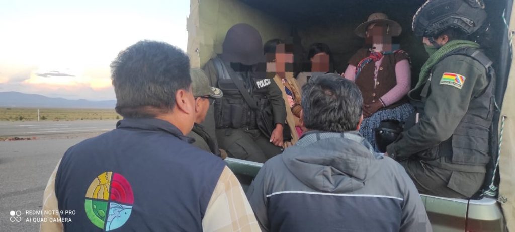 Ayer hubo una intervención policial en un punto de bloqueo en Caracollo, Oruro.