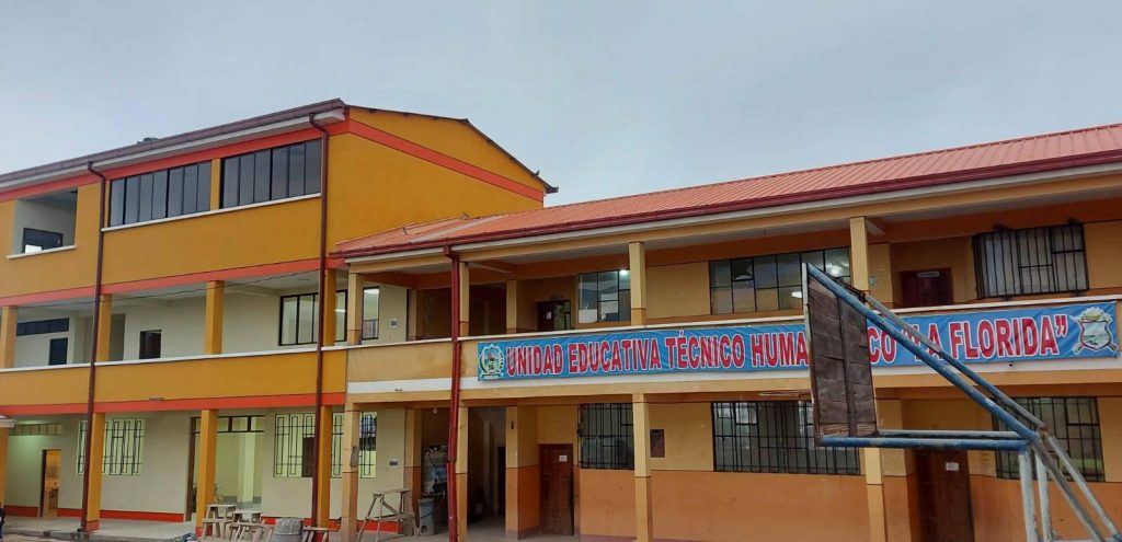 Suspenden clases en tres colegios de La Paz por las emergencias por lluvias.