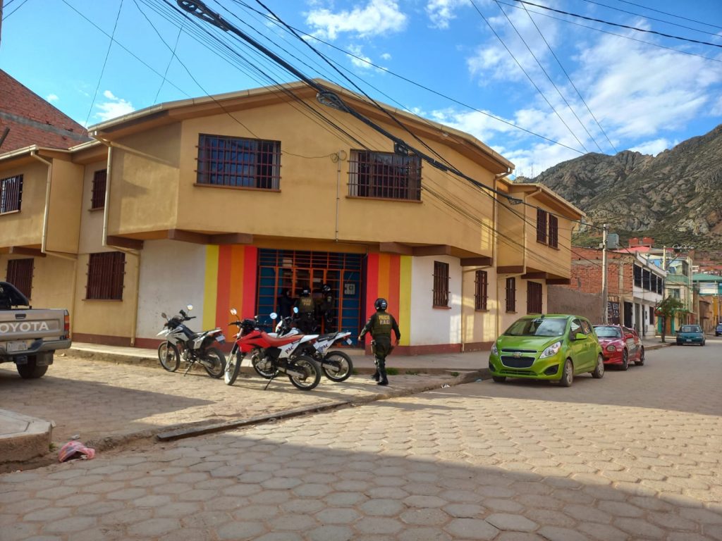 Una adolescente cayó del segundo piso de la Casa Municipal de la Mujer, en Oruro, y otra intentó autolesionarse.